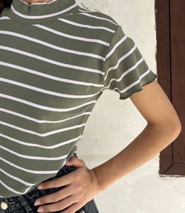 Korean Round Neck Body Fitted Top