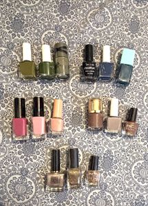 Pouch with 15 colourful nailpaints