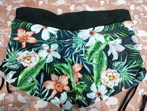 Very Hot Short💚