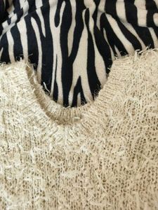 🤍 White V-Neck Sweater/Top