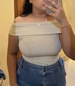 trending Off shoulder Top