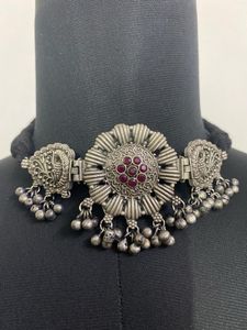 Pretty Silver Look alike Choker