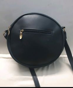 Beautiful Round Sling bag