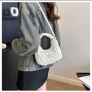 MIUMIU BEAUTIFUL PREMIUM QUALITY SLING BAG WD BOX