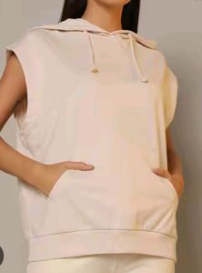 Sleeveless beige Hoodie!