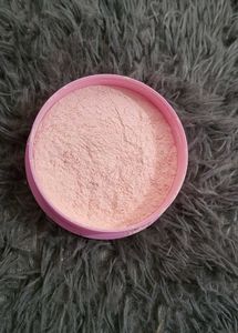 Pond&#39;s natural glow face powder