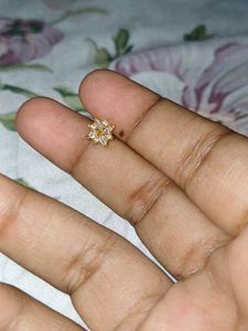Beautiful white stoned Nosepin - Pierced