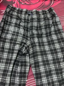 Plaid jogger’s