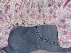 Floral Puff Sleeve Smocked Top.BRAND NEW