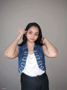 Sleeveless Blue Denim Jacket With White Inner