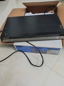 Samsung DVD-P172 DVD Player - Stylish &amp; Compact