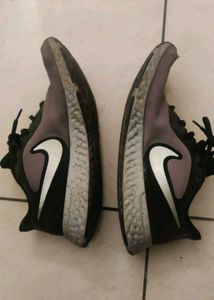 UK9 Nike Running Shoes - Used Condition