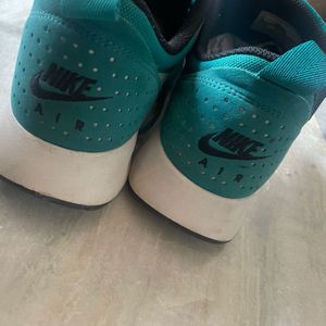 Nike Air Max Tavas Sneakers – Teal Green