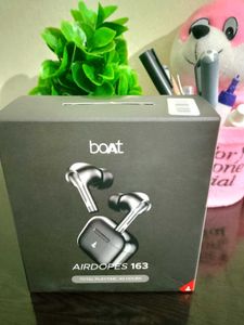 Boat Airdopes 163
