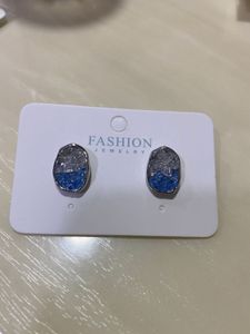 Brand New Earrings… I’m The Seller