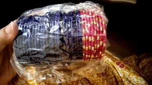 5 Set Bangles With Rajasthani Chooda