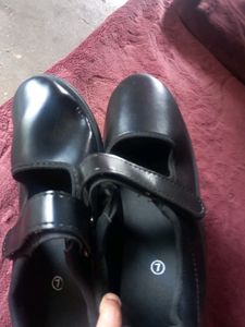New School Shoe(size 7