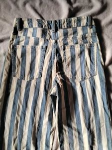XS/S Striped High-Waisted Jeans. waist: 30-32in