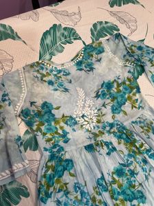 Chikankari Pretty Floral Print Kurta Women !