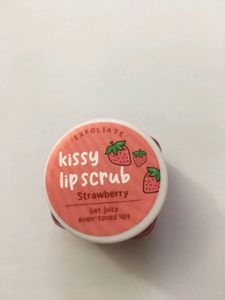 MINISO Kissy Lip Scrub - Strawberry🍓