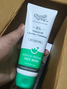 Chemist at Play Face Wash