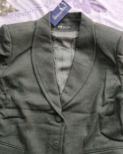 Stylish Women's Olive Green Blazer