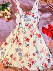 H&amp;M Floral Skater  Dress🌷