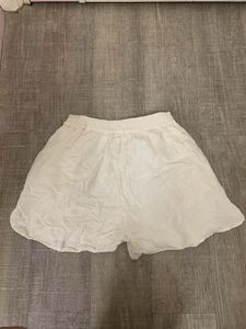 white linen shorts