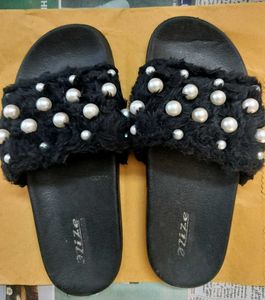 Stylish Black Pearl Slides