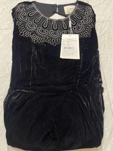Label Ritu Kumar Black Floral Embroidered Velvet S