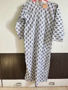 Kurta Pant Set V Neck