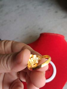 Elegant Gold Floral Ring 22crt