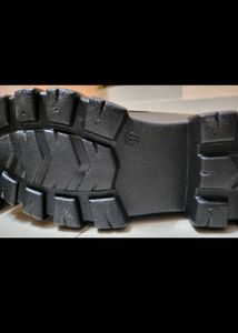 TRENDING BLACK CHUNKY LOAFER