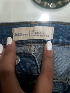 Gap Shorts .