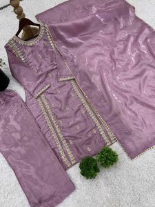 Beautiful Pakistani Suit🦢✨