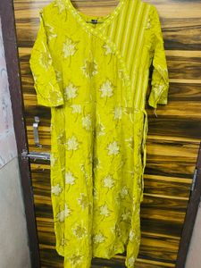 Beautiful Anarkali Kurta Set With Duppata 💛