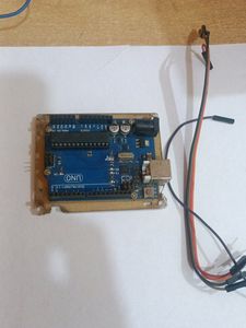 UNO Arduino card with cable