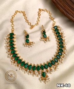 Green Stone Necklace Set
