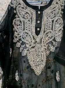 Elegant Embroidered Chikankari Kurti With Inner