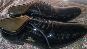 Men&#39;s Leather Lace-Up Shoes ? Sleek Design for Fo