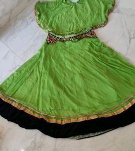 Ponco Lehga Without Any Flaws In Parrot Green Y