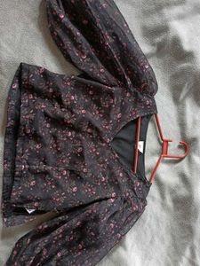 Black Floral Puff Sleeves Crop Top