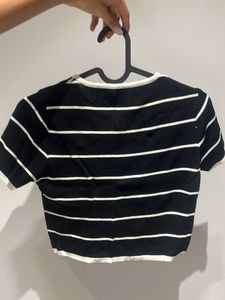 BLACK CROP TEE
