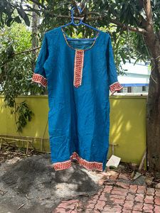 Kurtha Top, Shawl, Pant
