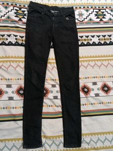 women's black jean