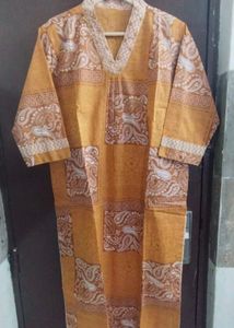 New Unused PureCotton Vneck Mughal Print Suit