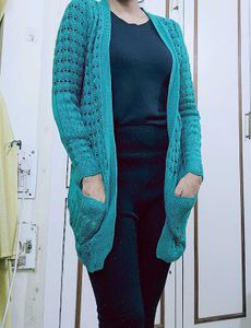 Green Thigh Length Knitted Shrug