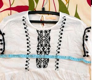 Dressberry Branded White Top With Black Size S