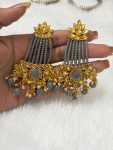 Elegant Grey &amp; Gold Dangle Earrings