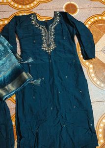Beautiful  Aari And Zardozi Work Kurta Set Size XL